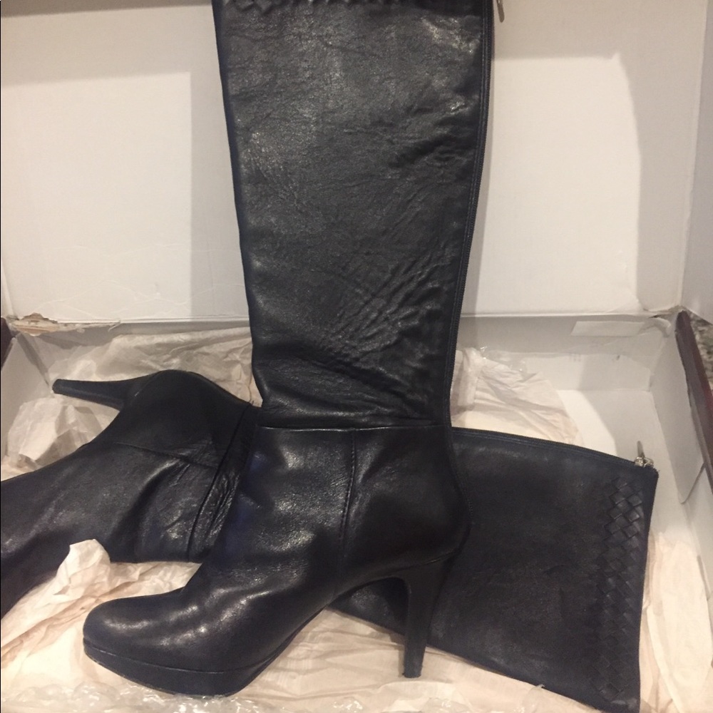 Size 7.5 black leather boot